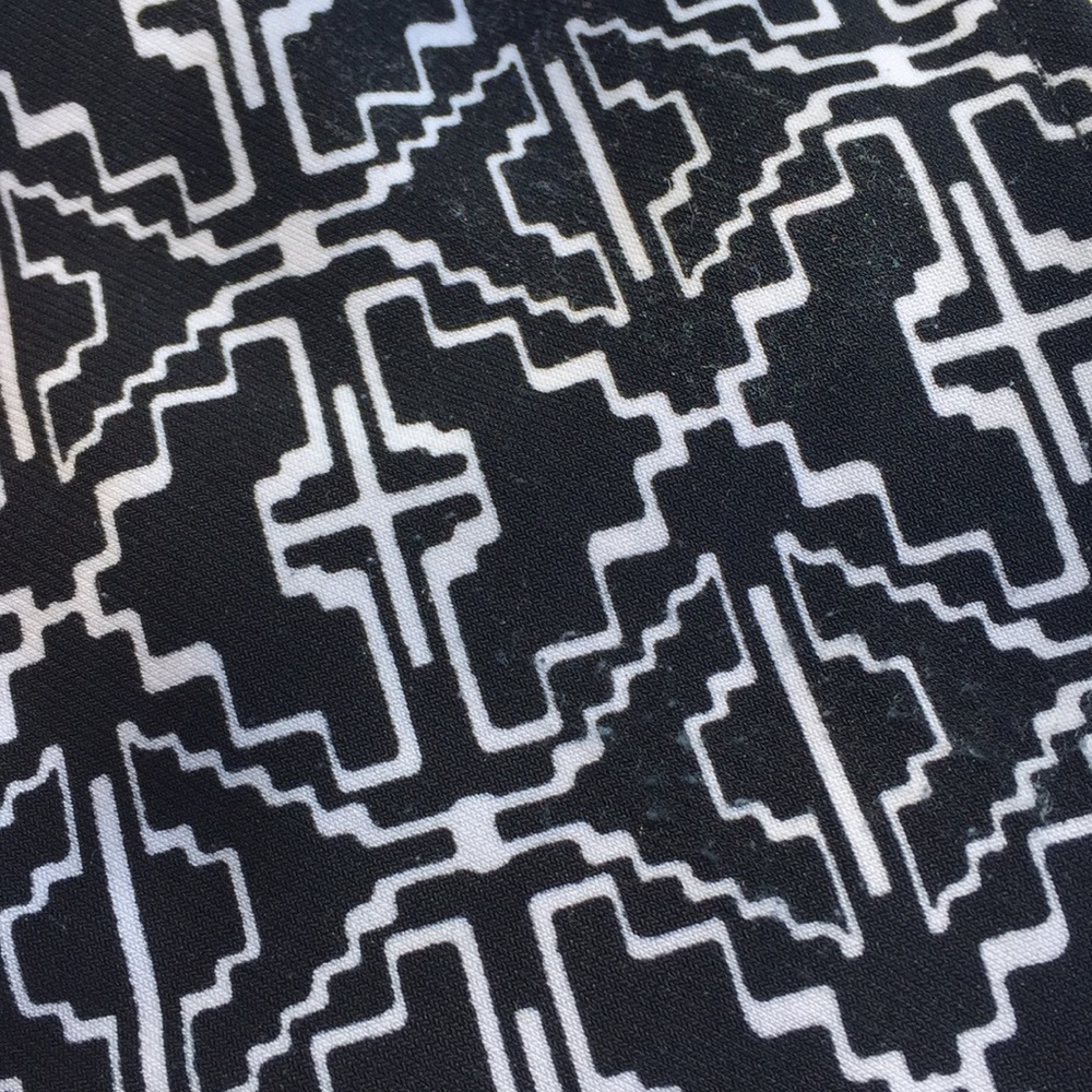 ✨Chaps Patterned Wrap Top✨ - Picture 7 of 7